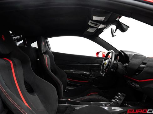 Used 2019 Ferrari 488 Pista Coupe RWD image 47