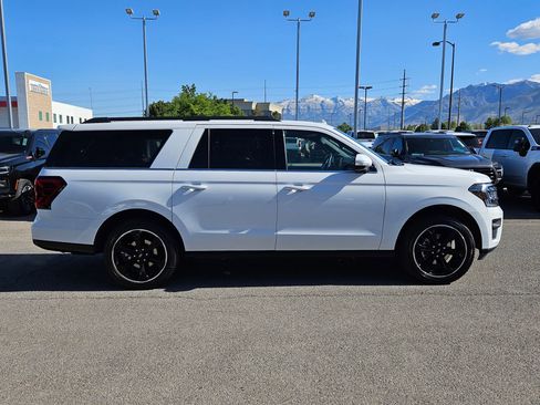 Used 2024 Ford Expedition Max Limited AWD/4WD image 2
