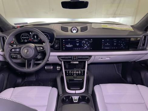 New 2026 Porsche Cayenne Turbo AWD/4WD image 27