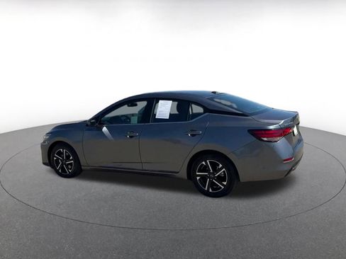 Used 2025 Nissan Sentra SV FWD image 10