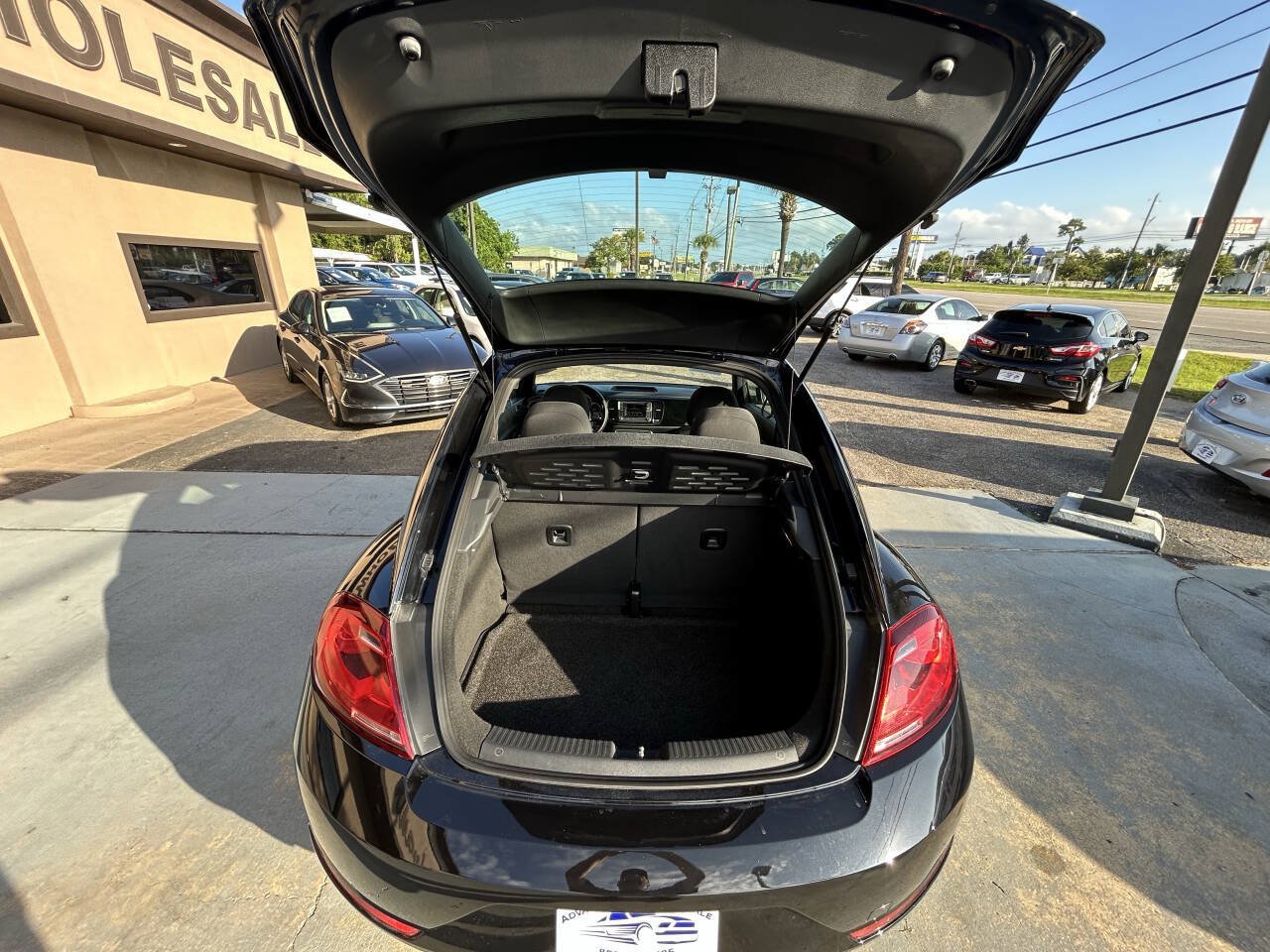 Used 2019 Volkswagen Beetle 2.0T S FWD image 8