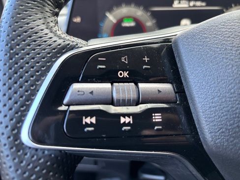 Used 2024 Nissan Ariya FWD image 16