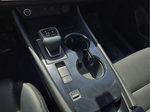 Used 2022 Nissan Rogue SV w/ SV Premium Package image 30