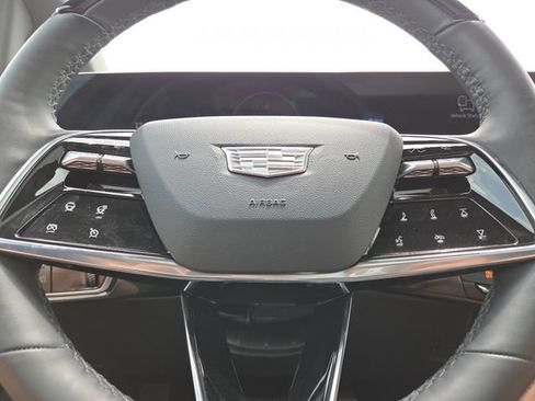 Used 2025 Cadillac Optiq Luxury 2 w/ LPO, Floor Liner Package AWD/4WD image 34