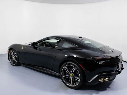 Certified 2023 Ferrari Roma image 8