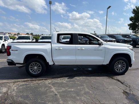 Used 2024 Chevrolet Colorado LT AWD/4WD image 5