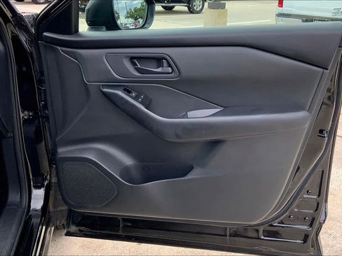 Used 2024 Nissan Rogue S FWD image 21
