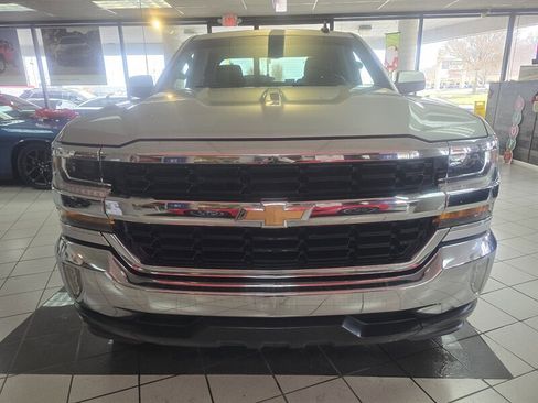 Used 2018 Chevrolet Silverado 1500 LT w/ All Star Edition image 2