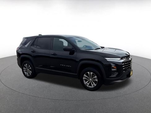 Used 2025 Chevrolet Equinox LT FWD image 2