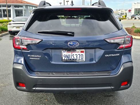 Used 2025 Subaru Outback Premium image 31