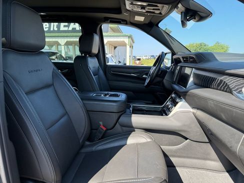 Used 2023 GMC Yukon XL Denali w/ LPO, Floor Liner Package AWD/4WD image 45