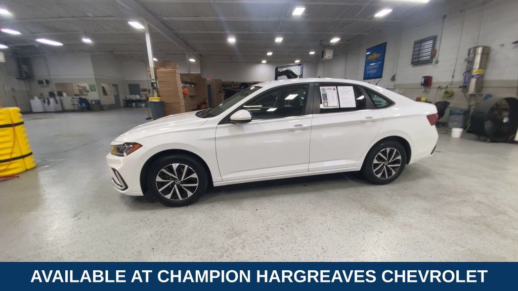 Used 2025 Volkswagen Jetta S FWD image 6
