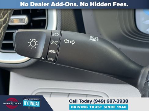 Certified 2025 Hyundai Venue SEL image 23