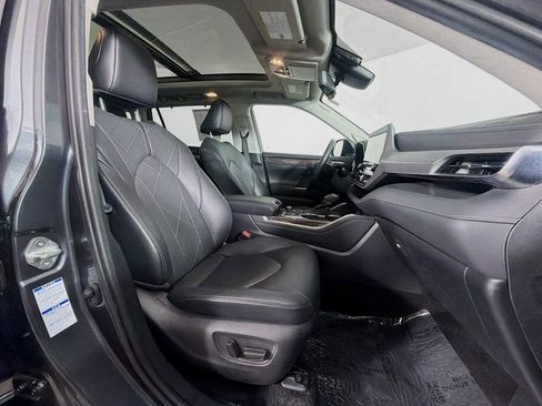 Used 2021 Toyota Highlander Platinum AWD/4WD image 32