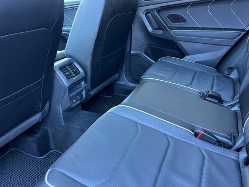 Certified 2022 Volkswagen Tiguan SEL R-Line image 12
