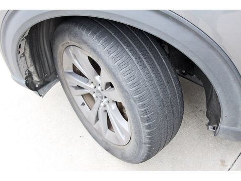 Used 2022 Ford Explorer XLT w/ Equipment Group 202A RWD image 14