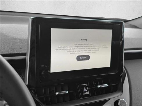 Certified 2025 Toyota Corolla Cross XLE image 12