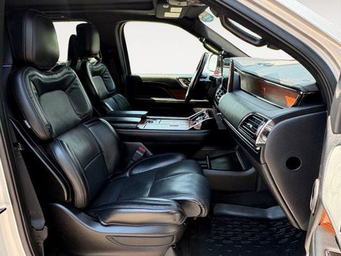 Used 2019 Lincoln Navigator Reserve w/ Cargo Package AWD/4WD image 13
