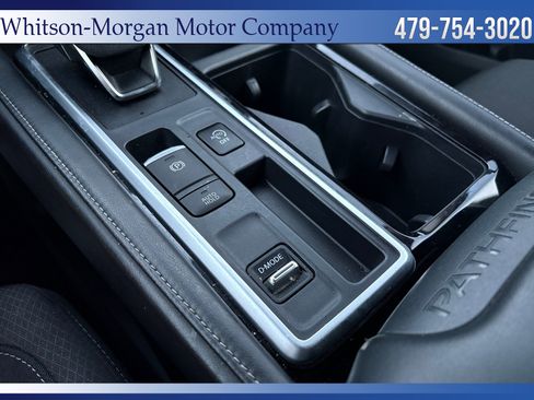 Used 2022 Nissan Pathfinder SV image 28