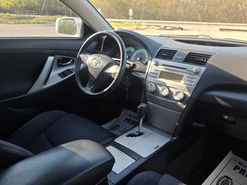 Used 2010 Toyota Camry SE image 20