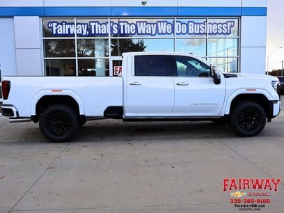 New 2026 GMC Sierra 3500 Denali Ultimate w/ LPO, Black Badging Package