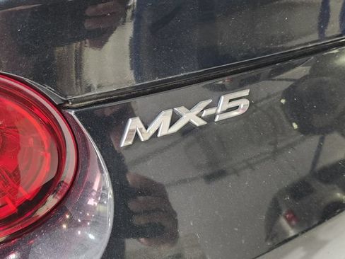 Used 2017 MAZDA MX-5 Miata RF Grand Touring RWD image 9