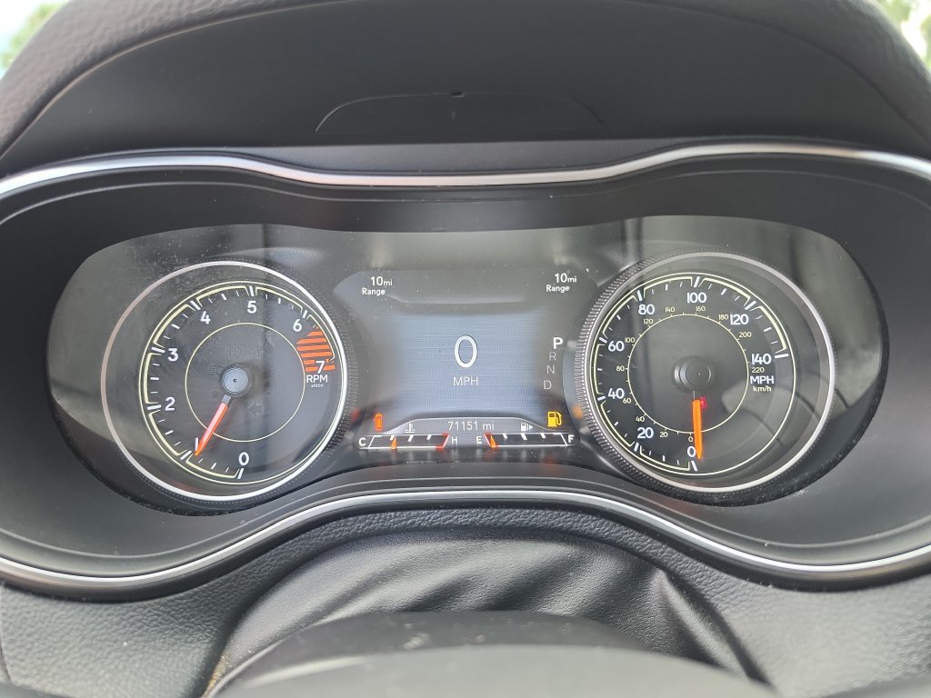 Used 2019 Jeep Cherokee Limited FWD image 22
