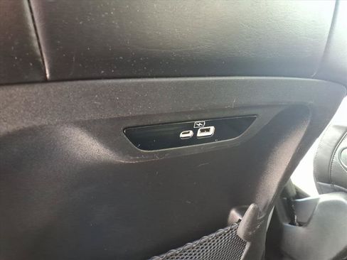 Used 2024 Chrysler Pacifica Touring-L FWD image 27