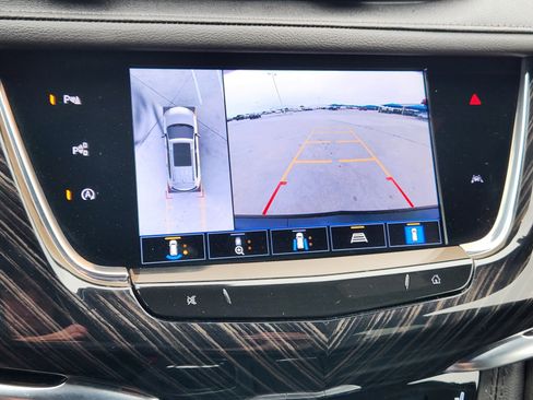 Certified 2023 Cadillac XT6 Premium Luxury w/ Technology Package FWD image 8