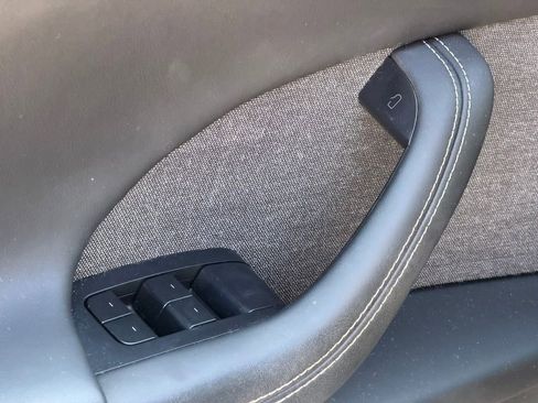 Used 2023 Tesla Model X image 29