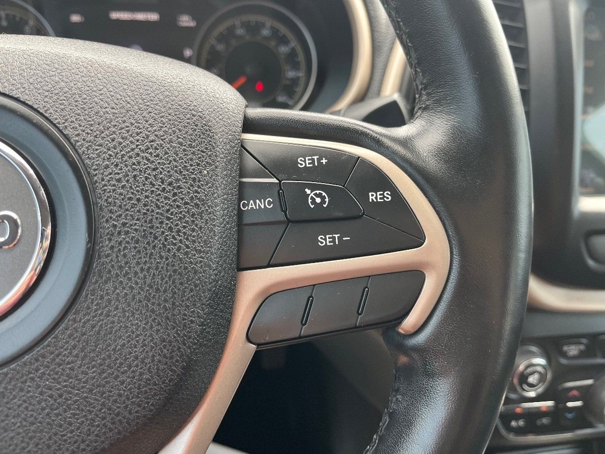 Used 2015 Jeep Cherokee Limited AWD/4WD image 20