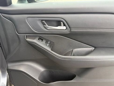 Used 2026 Nissan Rogue SL FWD image 19