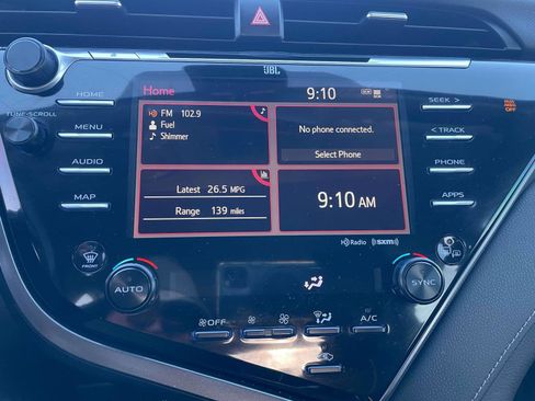 Used 2020 Toyota Camry XSE image 9