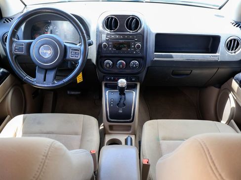 Used 2011 Jeep Compass Sport FWD image 4