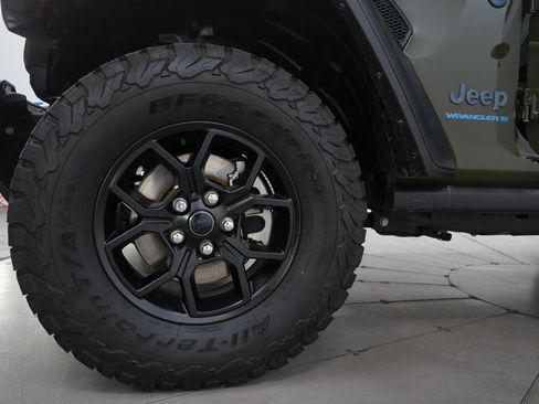 Used 2024 Jeep Wrangler Unlimited AWD/4WD image 28