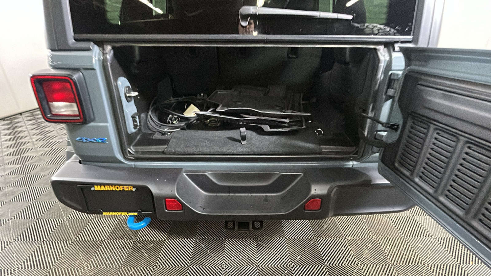 Used 2024 Jeep Wrangler Unlimited AWD/4WD image 32