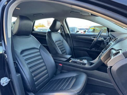 Used 2020 Ford Fusion SEL image 35