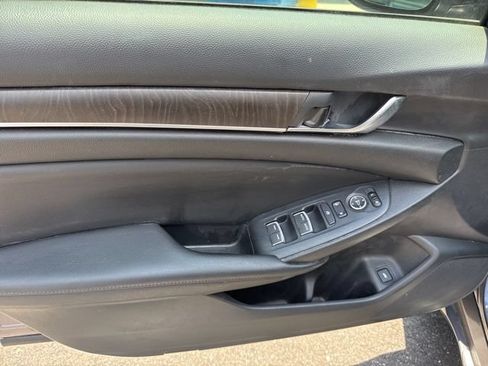 Used 2019 Honda Accord EX image 5