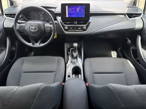 Used 2025 Toyota Corolla LE FWD image 11