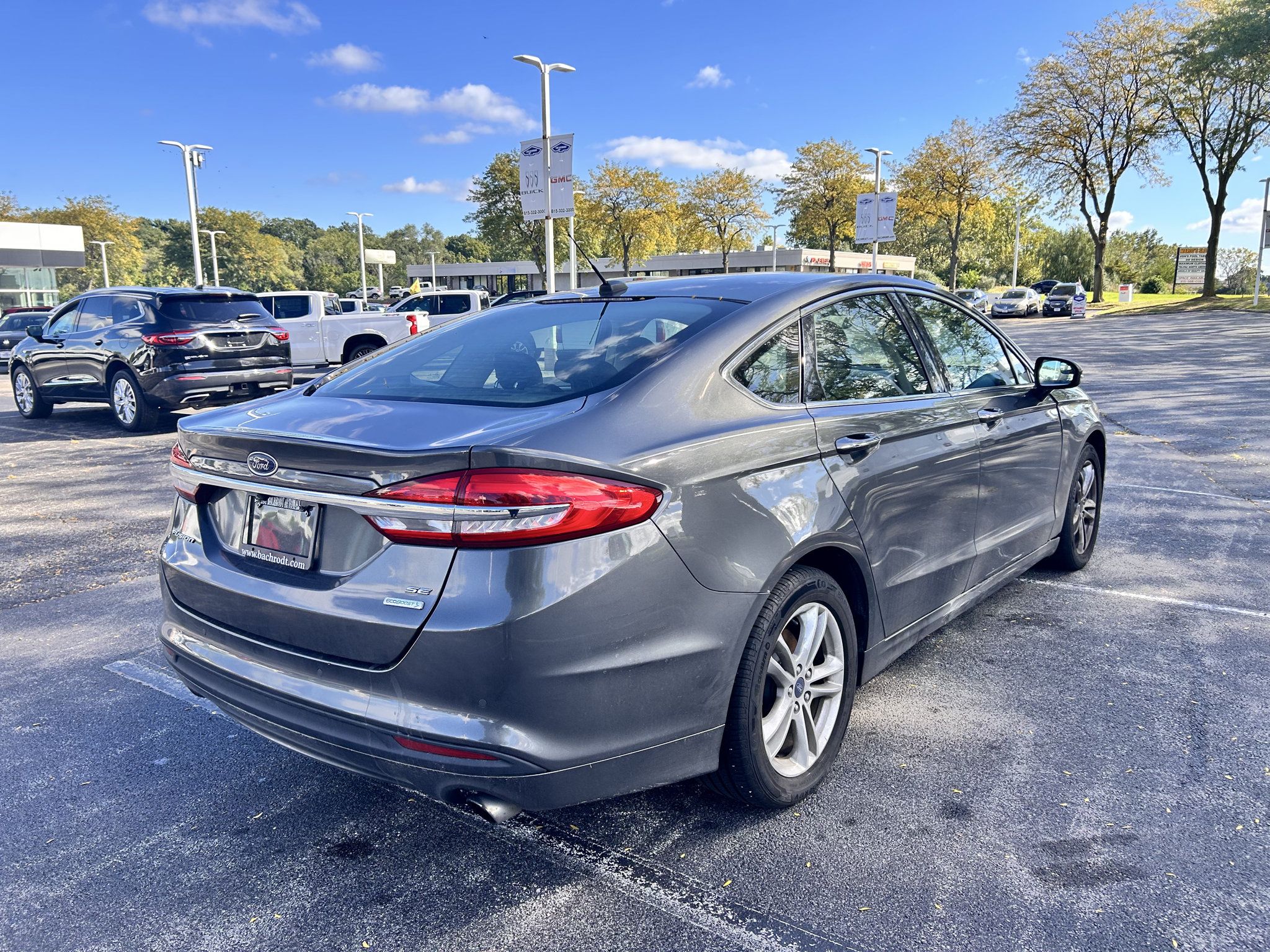 Used 2018 Ford Fusion SE w/ Fusion SE Technology Package FWD image 5