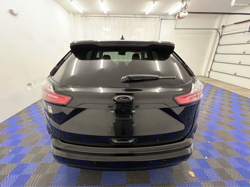 Used 2024 Ford Edge SE w/ Black Appearance Package image 10