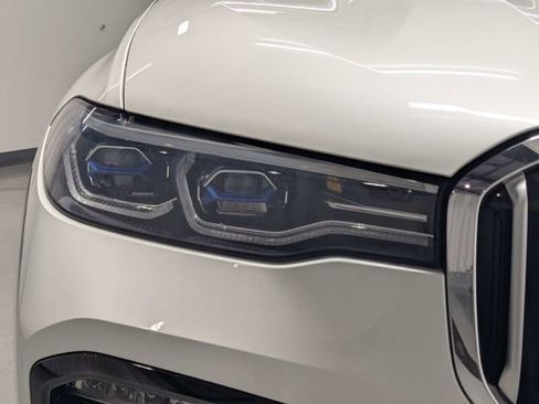 Used 2021 BMW X7 M50i AWD/4WD image 32
