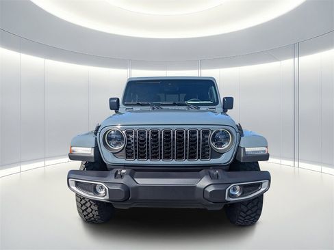 New 2025 Jeep Gladiator Sport image 9