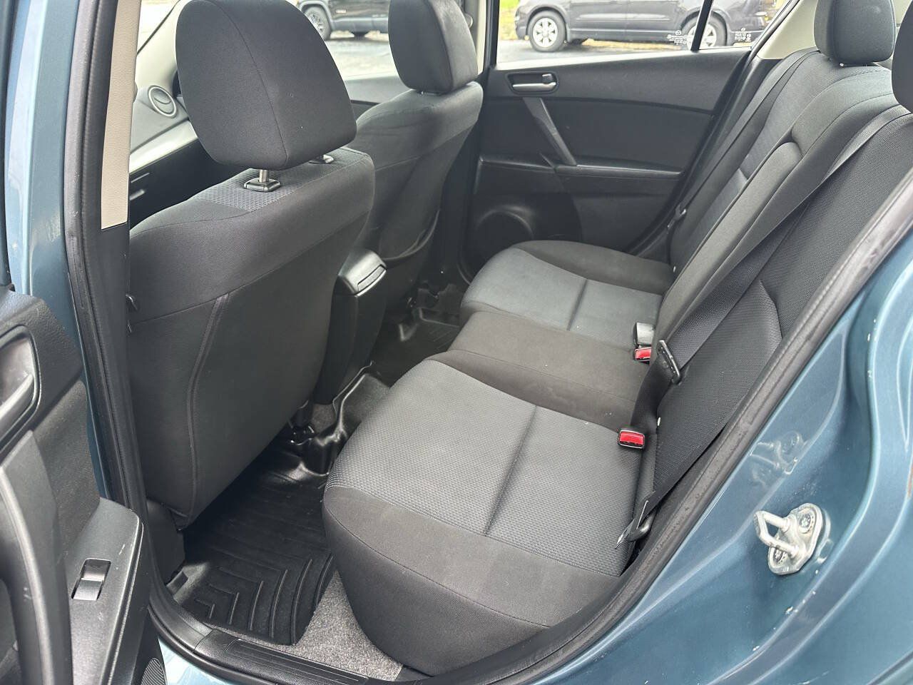 Used 2011 MAZDA MAZDA3 i Touring FWD image 14