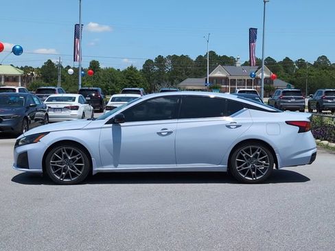 Used 2023 Nissan Altima 2.0 SR FWD image 8
