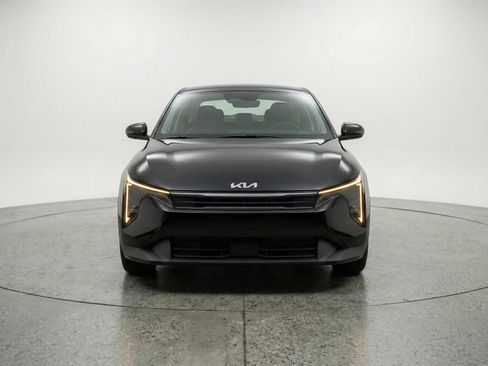 Used 2025 Kia K4 FWD image 2