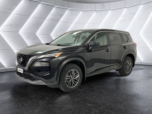 Used 2023 Nissan Rogue S image 3