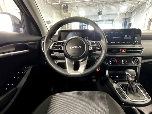 Used 2024 Kia Seltos LX image 17