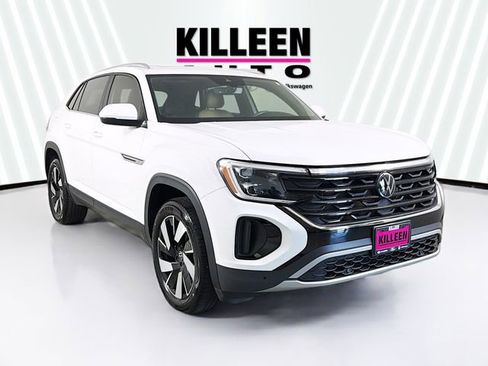 Used 2024 Volkswagen Atlas Cross Sport SE image 1