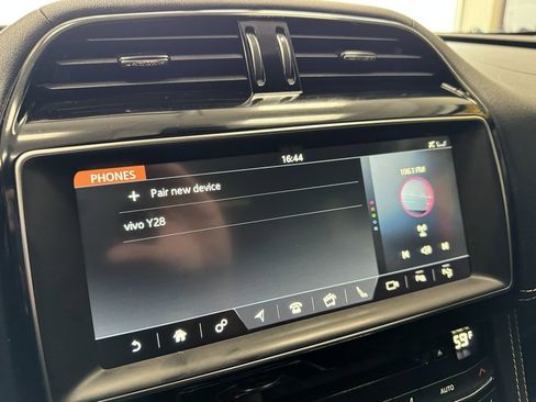 Used 2019 Jaguar F-PACE S image 23